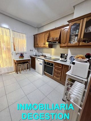 Casa adosada en venta en Linares