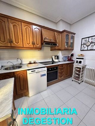 Casa adosada en venta en Linares