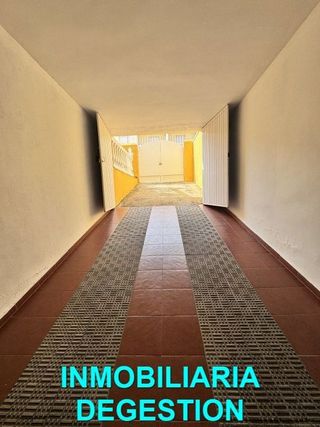 Casa adosada en venta en Linares