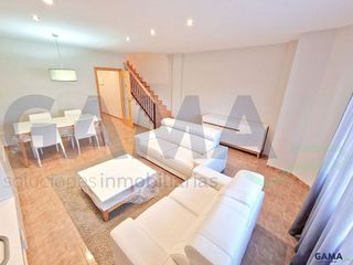 Chalet en venta en Alginet