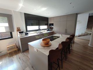 Chalet en venta en Torrelles de Llobregat