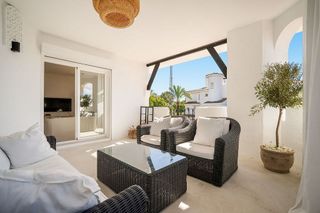 Piso en venta en Los Naranjos - Las Brisas en Marbella