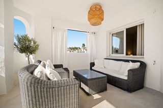Piso en venta en Los Naranjos - Las Brisas en Marbella