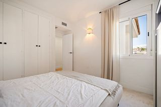 Piso en venta en Los Naranjos - Las Brisas en Marbella