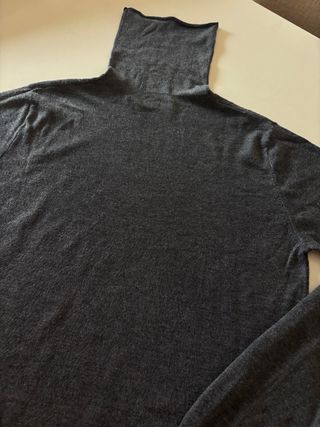 Jersey cuello alto gris Zara