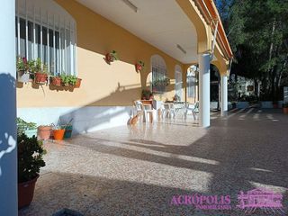 Chalet en venta en Yecla