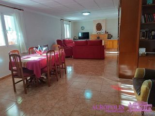 Chalet en venta en Yecla