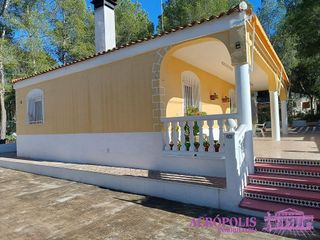 Chalet en venta en Yecla
