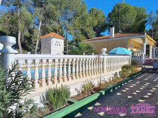 Chalet en venta en Yecla