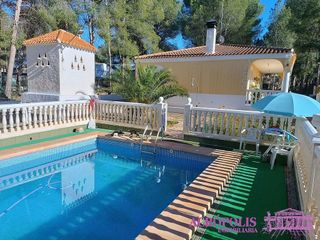 Chalet en venta en Yecla