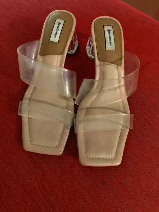 Sandalias Stradivarius transparentes tacón