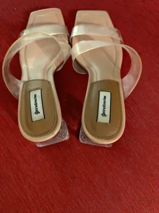 Sandalias Stradivarius transparentes tacón