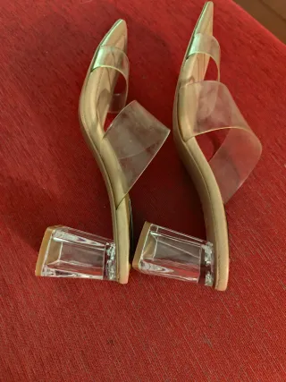 Sandalias Stradivarius transparentes tacón