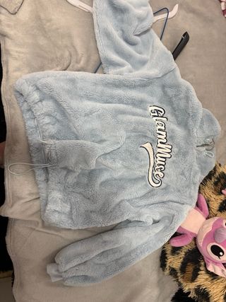 Sudadera pelo azul y blanco