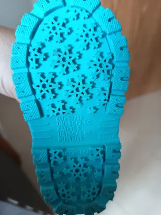 Conjunto Nieve: Botas, Gorro y Guantes