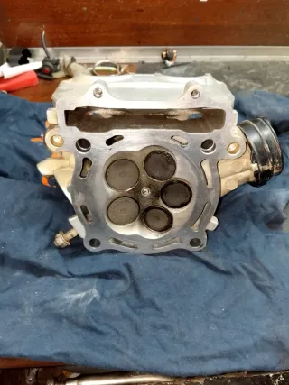 Culata YZF 450 del 04 chacis de hierro