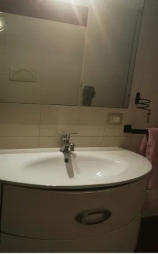 Mobile bagno sospeso con specchio e due cassettoni