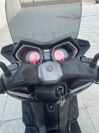 Yamaha XMAX