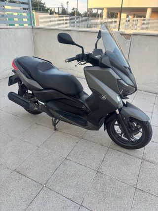 Yamaha XMAX