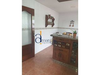 Casa en venta en Lucena