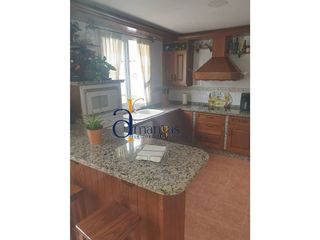 Casa en venta en Lucena