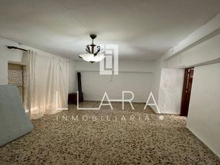Casa adosada en venta en Lucena