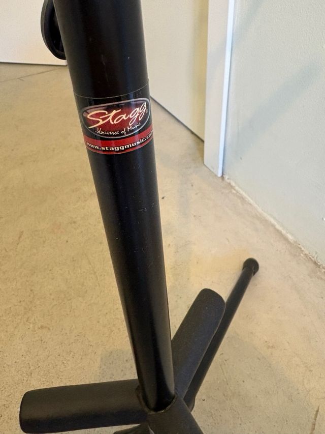 Soporte para 3 guitarras