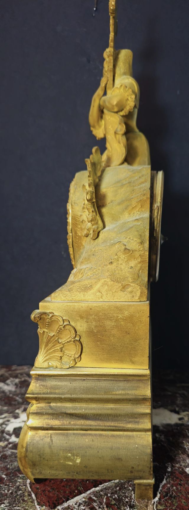 Antico orologio francese a Pendolo