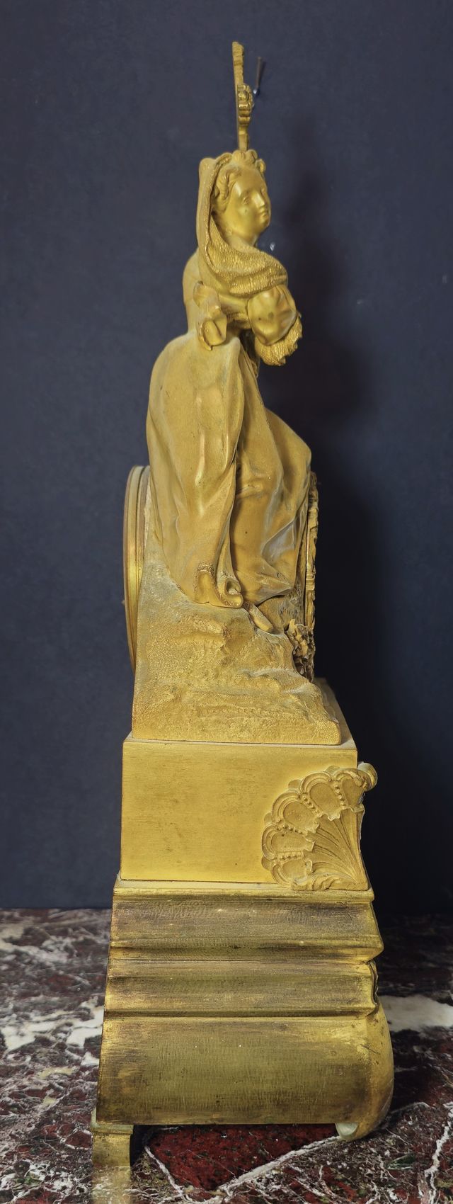 Antico orologio francese a Pendolo