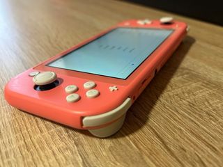 Nintendo Switch Lite Coral