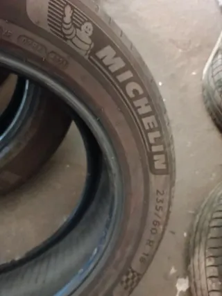 2 Neumáticos Michelin 235/65-18 107V