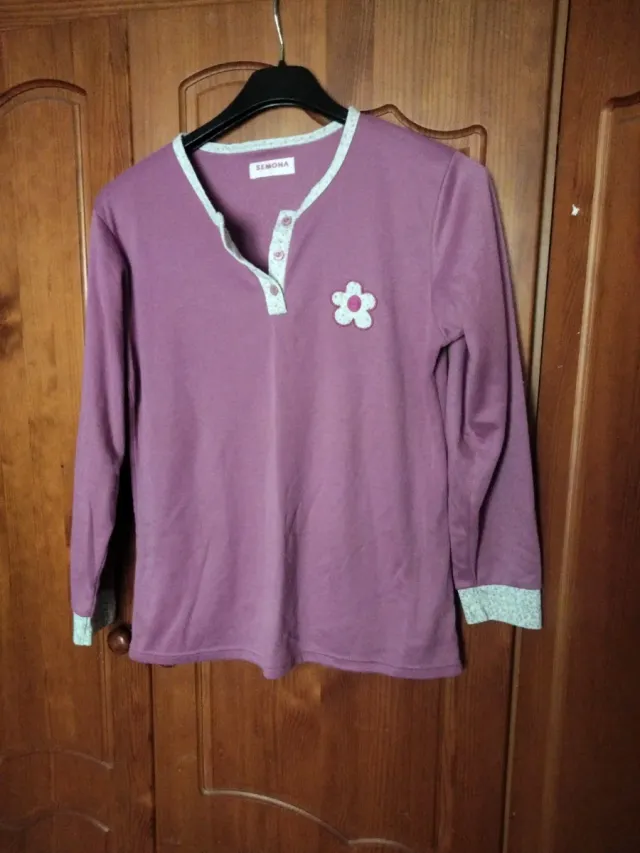 Pantalones pijama grises con puntos rosas