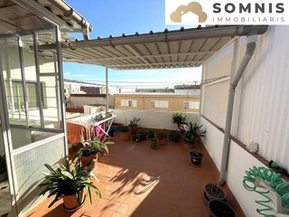 Casa adosada en venta en Les Arenes - La Grípia  Can Montllor en Terrassa