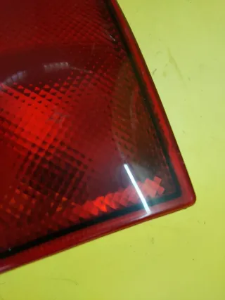 PILOTO TRASERO DERECHO NISSAN TERRANO II MAVERICK