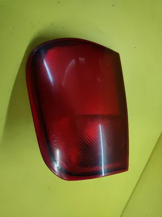 PILOTO TRASERO DERECHO NISSAN TERRANO II MAVERICK