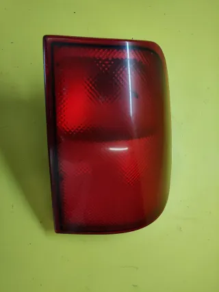 PILOTO TRASERO DERECHO NISSAN TERRANO II MAVERICK