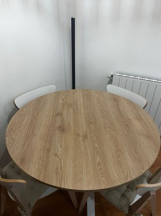 Mesa redonda comedor y 4 sillas