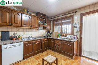 Chalet en venta en Zubia (La)