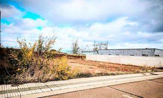 Terreno en venta en Villares de la Reina