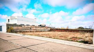 Terreno en venta en Villares de la Reina
