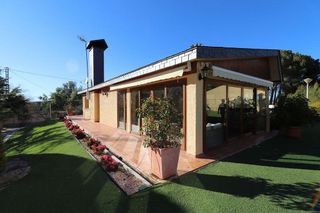 Chalet en venta en Petrer