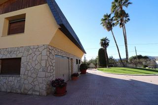 Chalet en venta en Petrer