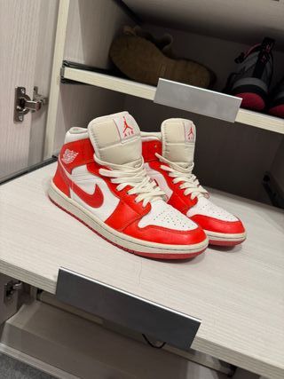 Jordan Rojas y Blancas Talla 38