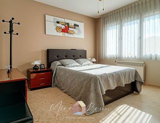 Casa en venta en Estadi-Horta Vermella-Santa Anna en Vic