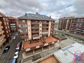 Piso en venta en San Mamés - La Palomera en León