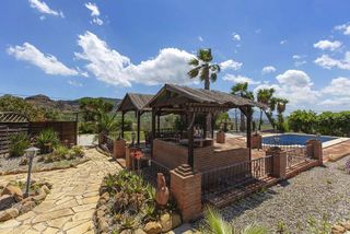 Cortijo en venta en Pizarra