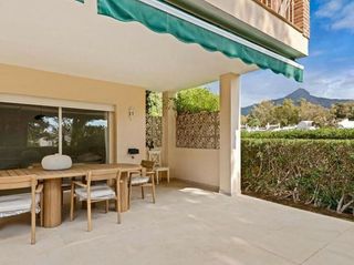 Piso en venta en Nueva Andalucía centro en Marbella