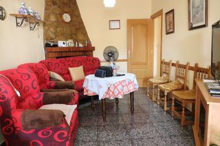 Casa adosada en venta en Illora