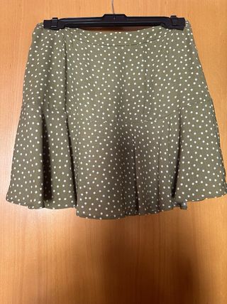 Falda pantalón verde con lunares blancos