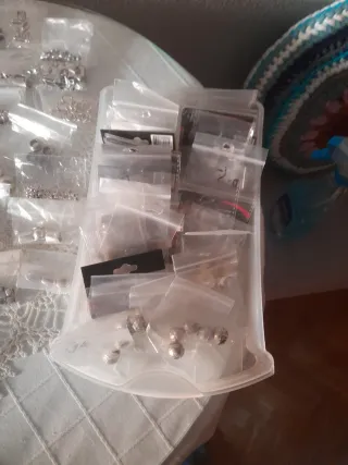 Materiales para bisutería variados